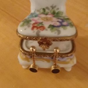 Black onyx and 14K gold earrings